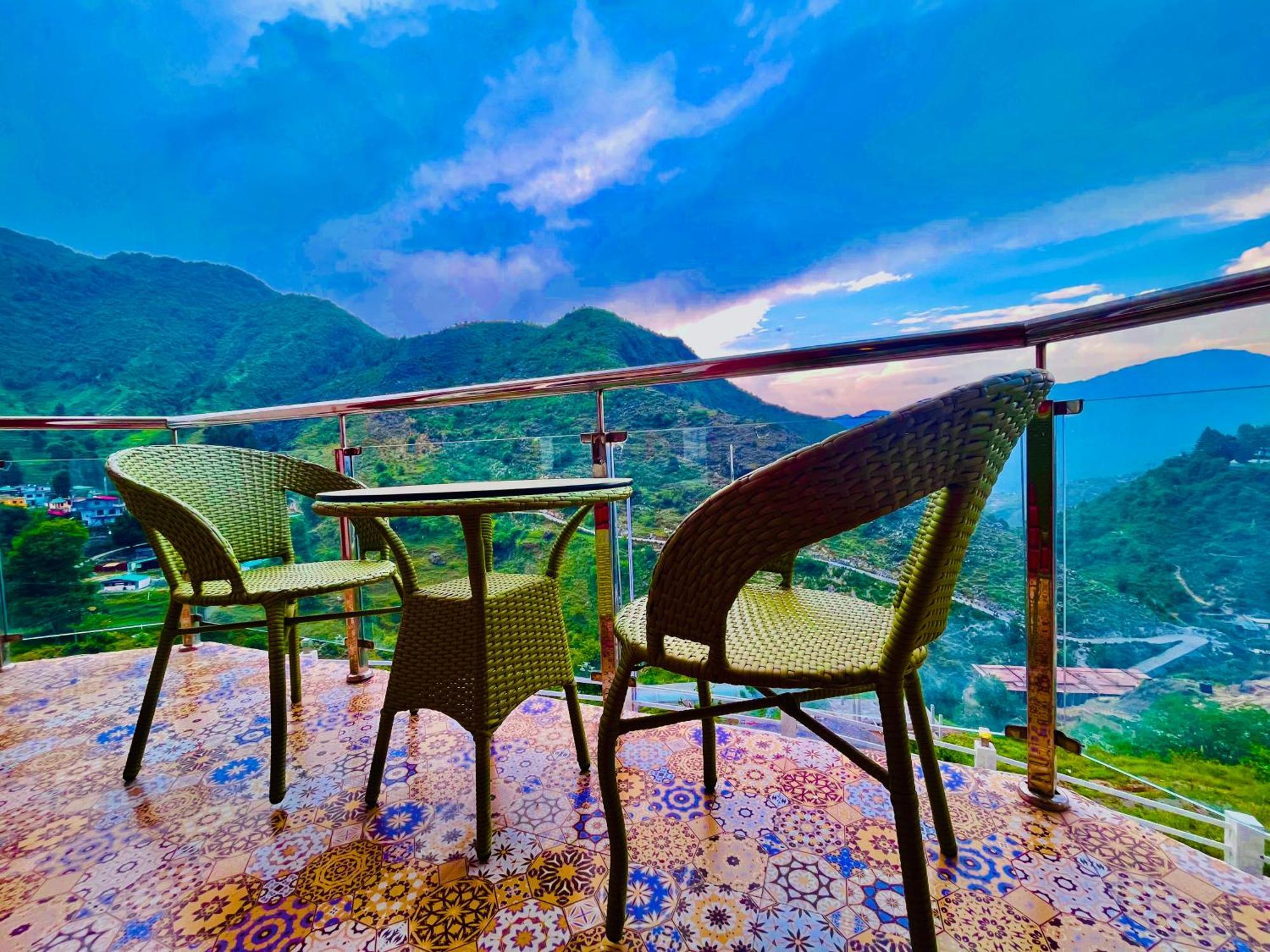 The Kempty Osasis - A Boutique Resort With Scenic Mountain View In Mussoorie Luaran gambar